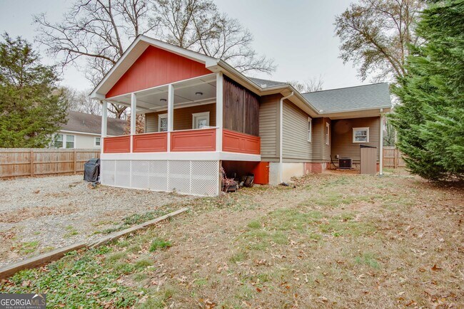 Building Photo - 1698 Temple Ave