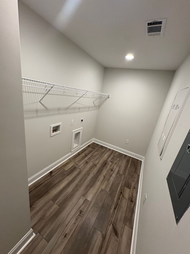 Building Photo - 109 Alva Ct