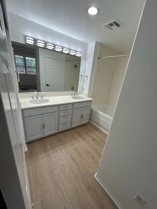 Building Photo - 12963 W Runway Rd