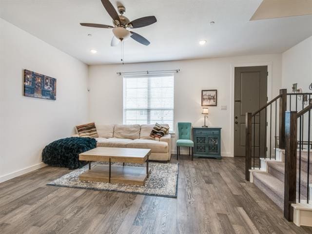 Building Photo - 532 Ballustrade Dr