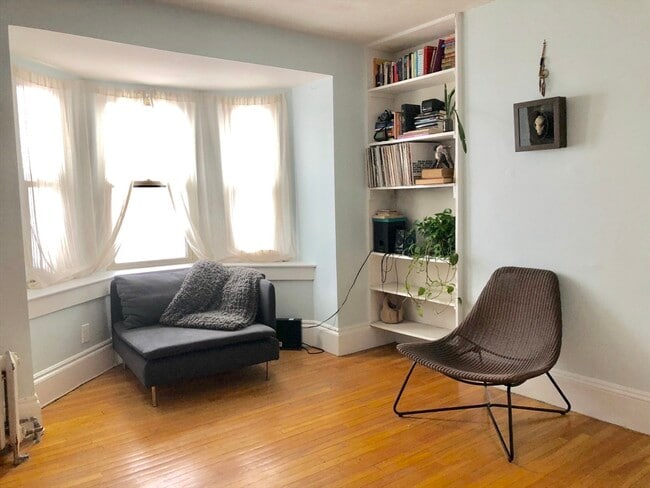 Building Photo - 62 Clarendon St