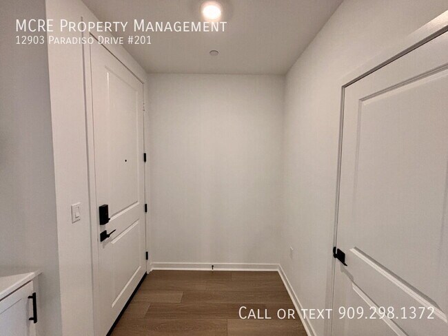 Building Photo - 12903 Paradiso Dr