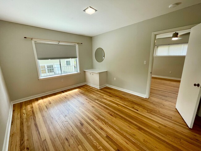 Building Photo - 1510 Edgewood St