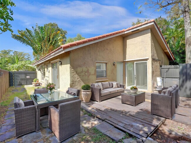 Building Photo - 1257 NW 91st Ave