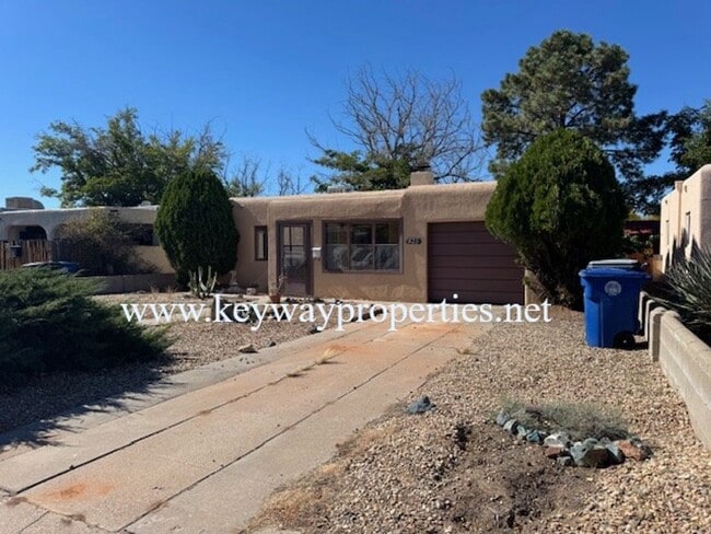 Building Photo - Classic 2 bed 1 bath home in NE ABQ
