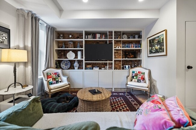 Building Photo - 93 Third St