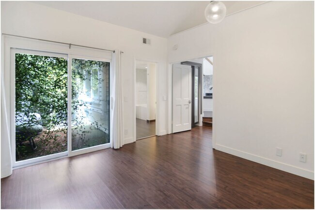 Building Photo - Single Level Golf Course Stunning Home Dana Point!