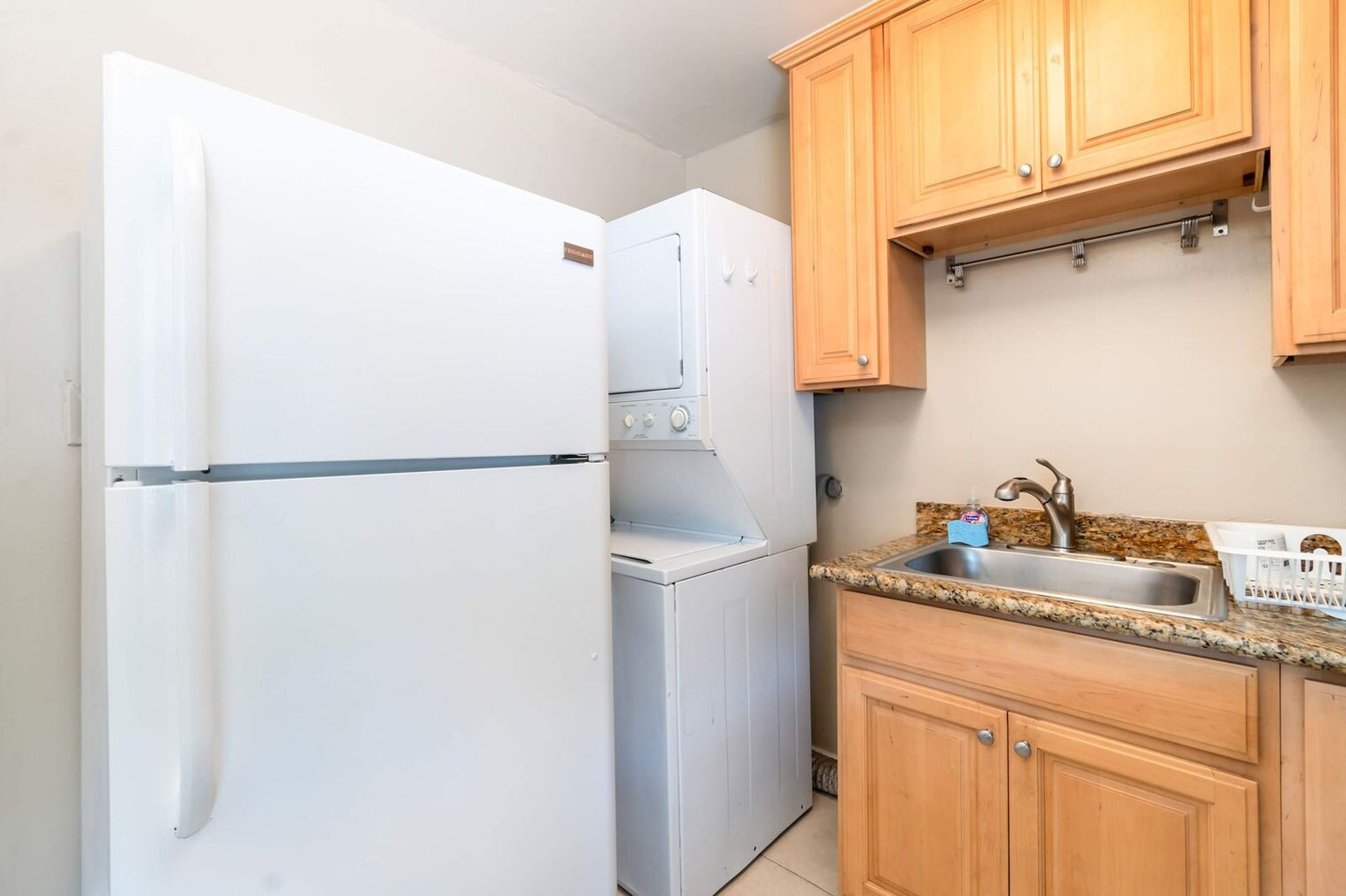 Building Photo - 2312 Bonar St