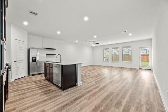 Building Photo - 3217 Rainwood Gate Dr