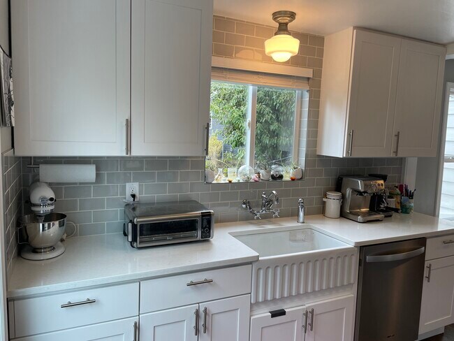 Building Photo - 2103 S Bennett St