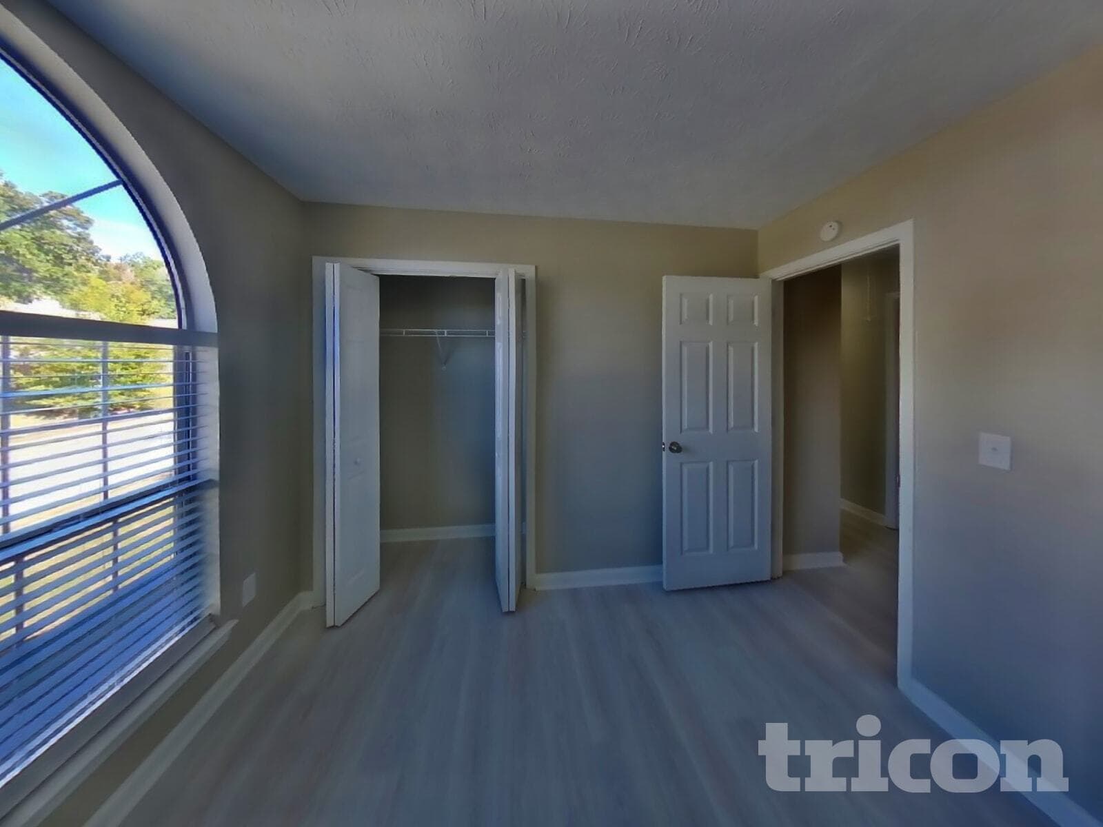 Building Photo - 262 Village Dr