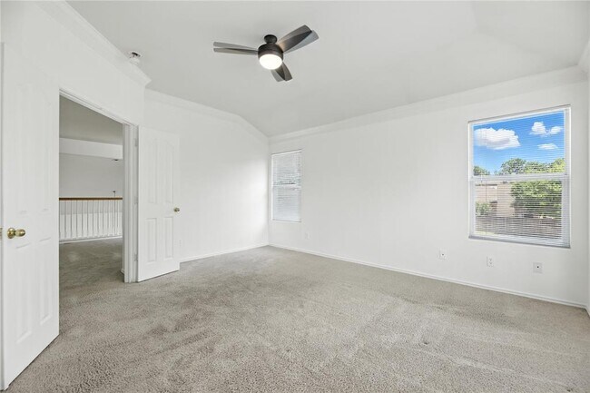 Building Photo - 1901 Avante Dr