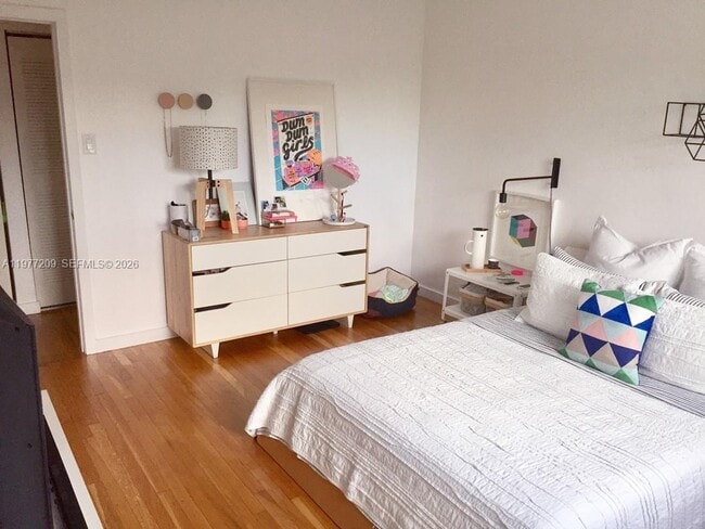 Building Photo - 7400 NE 6th Ct