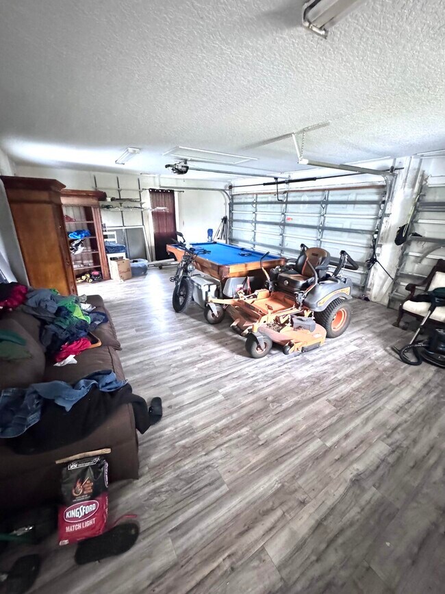 Building Photo - 14618 Temple Blvd