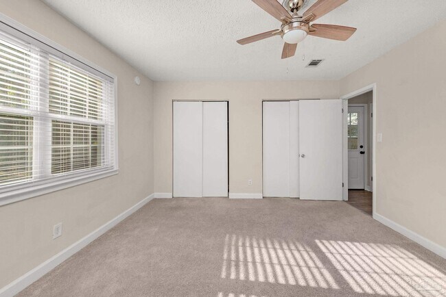 Building Photo - 4490 FL-87