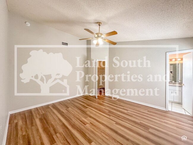 Building Photo - 2818 Timbercrest Pl