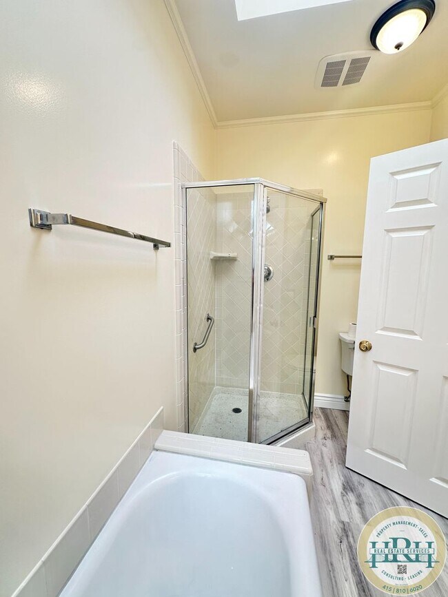 Building Photo - Charming 3BR|1.5BA Home in the Heart of th...