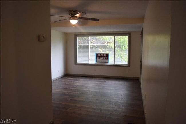 Building Photo - 205 McFadden St