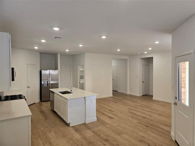 Building Photo - 20505 Deer Creek Dr