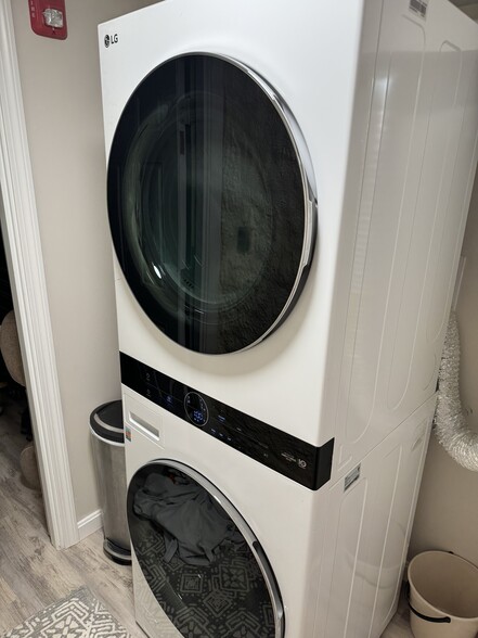 Building Photo - 171 Foster St