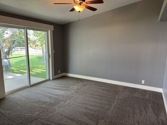 Building Photo - 3171 Horse Thief Dr