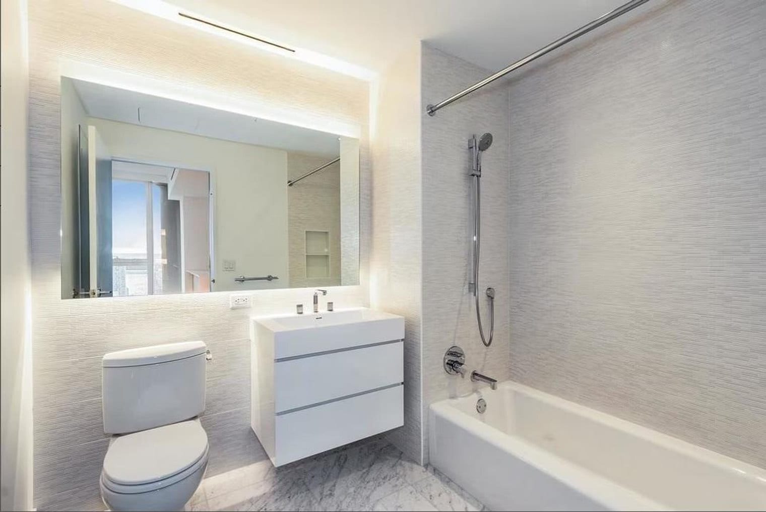 Building Photo - 1626 Broadway-SI ID1461706P