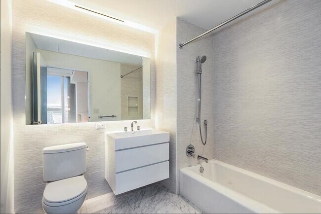 Building Photo - 1626 Broadway-SI ID1461706P