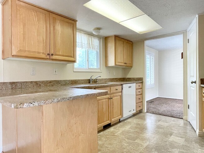 Building Photo - Skiers Haven Near Cottonwood Canyons!