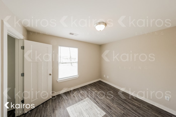 Building Photo - 900 5th Way
