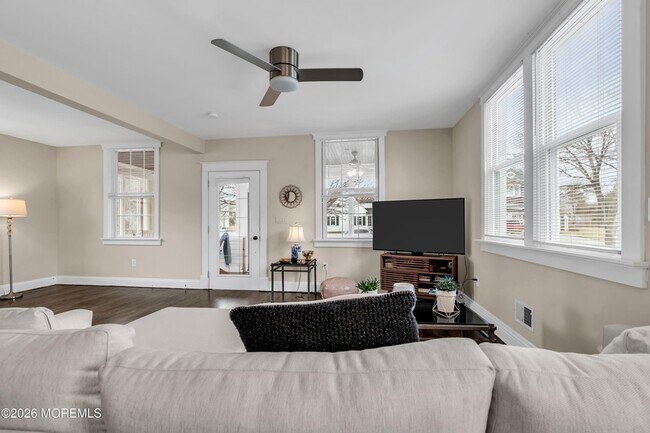 Building Photo - 524 Fisk Ave