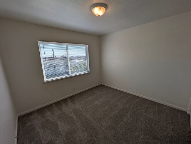 Building Photo - 1743-1749 21st Ave