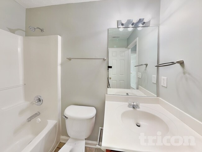 Building Photo - 1704 Chinaberry Ct