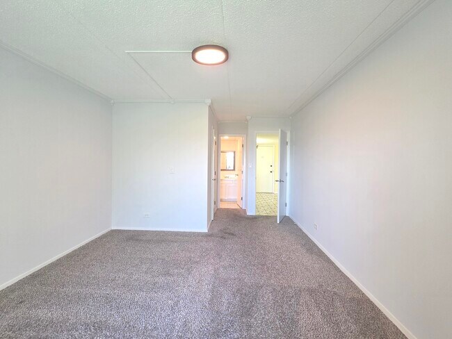 Building Photo - 350 Plum Creek Dr