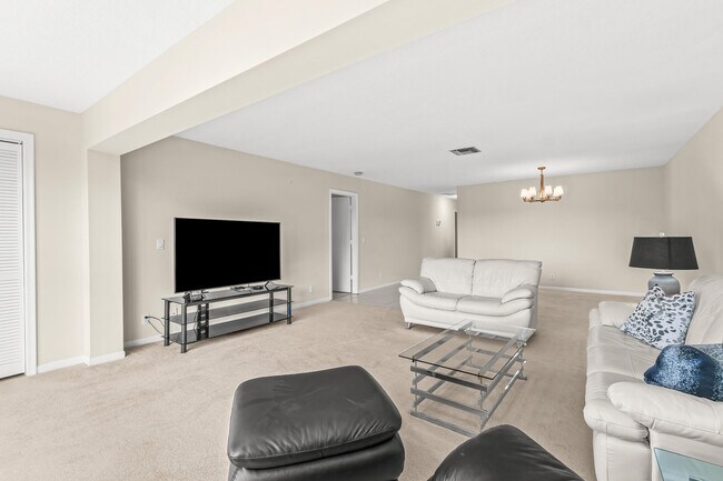 Building Photo - 1521 NW 19th Terrace