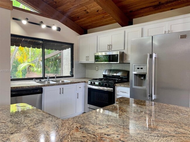 Building Photo - 11318 SW 114th Cir Terrace