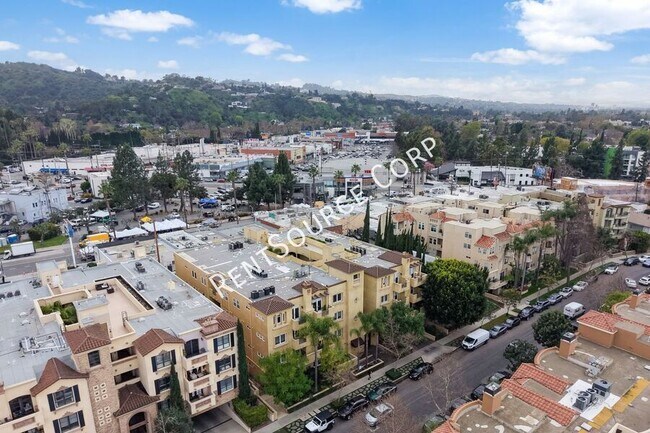 Building Photo - 12044 Hoffman St