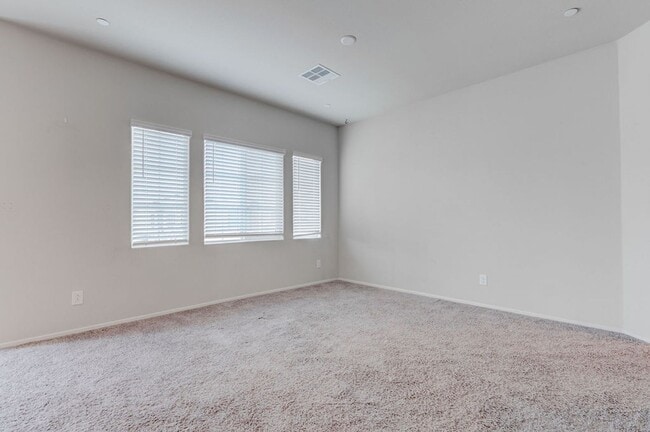 Building Photo - 4735 Ridgeley Ave