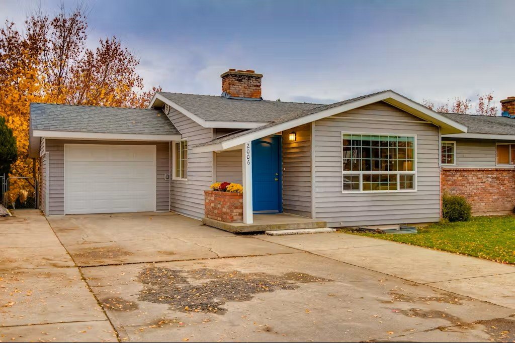 Building Photo - 2006 S Fawn Dr