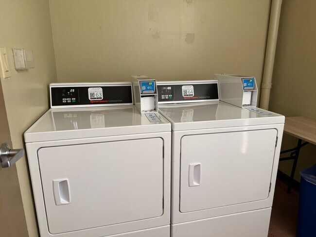 Building Photo - Newly Renovated 2 Bedrooms, 2 Full Baths with Parking at Century West