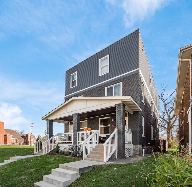 Primary Photo - 536 Oakwood Ave