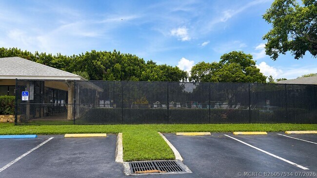 Building Photo - 677 Trace Cir