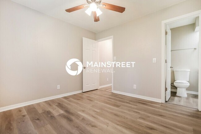 Building Photo - 3 Bedroom Pet-Friendly Home in NORTH PORT, FL with Main Street Renewal