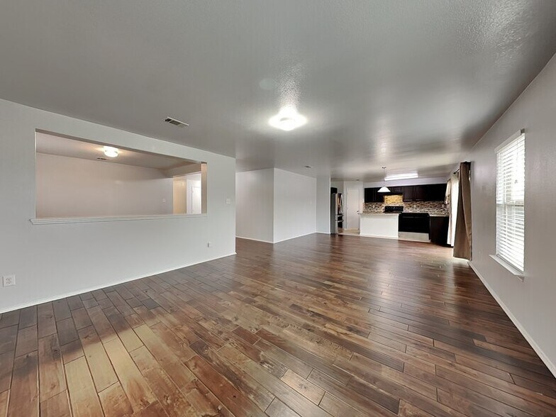 Building Photo - 14721 Forest Hollow Dr