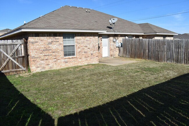 Building Photo - 3800 Pecos Dr