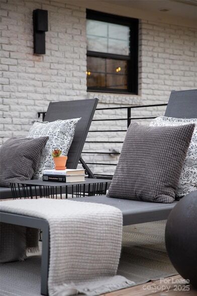 Building Photo - 3945 Rockfern Rd