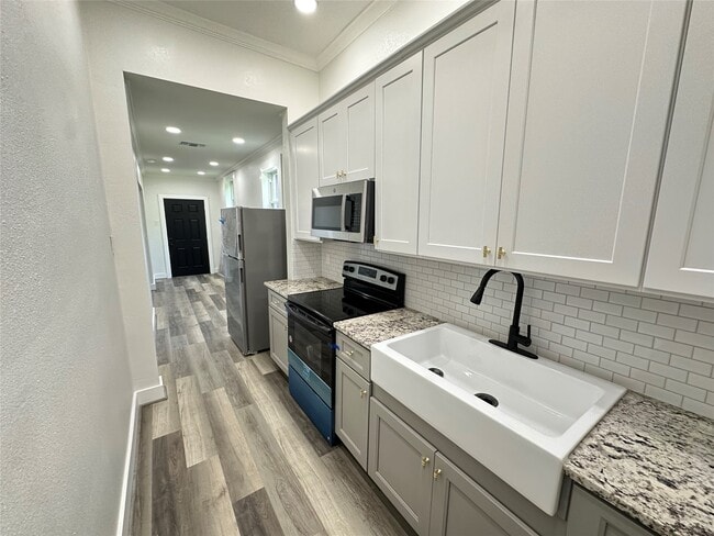 Building Photo - 2001 29th St