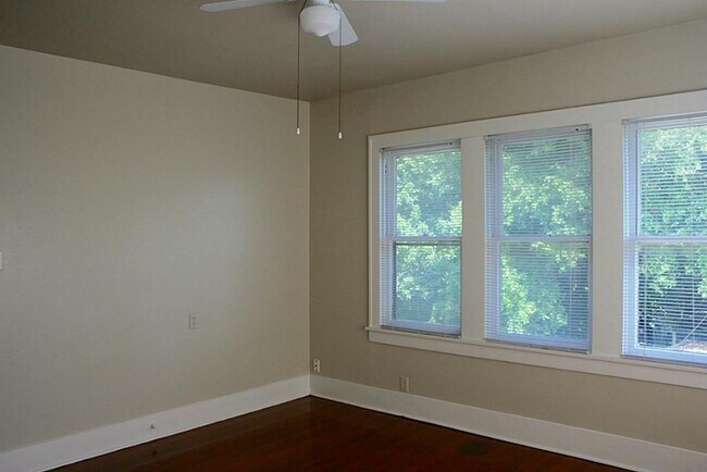 Building Photo - 412 W Polk St