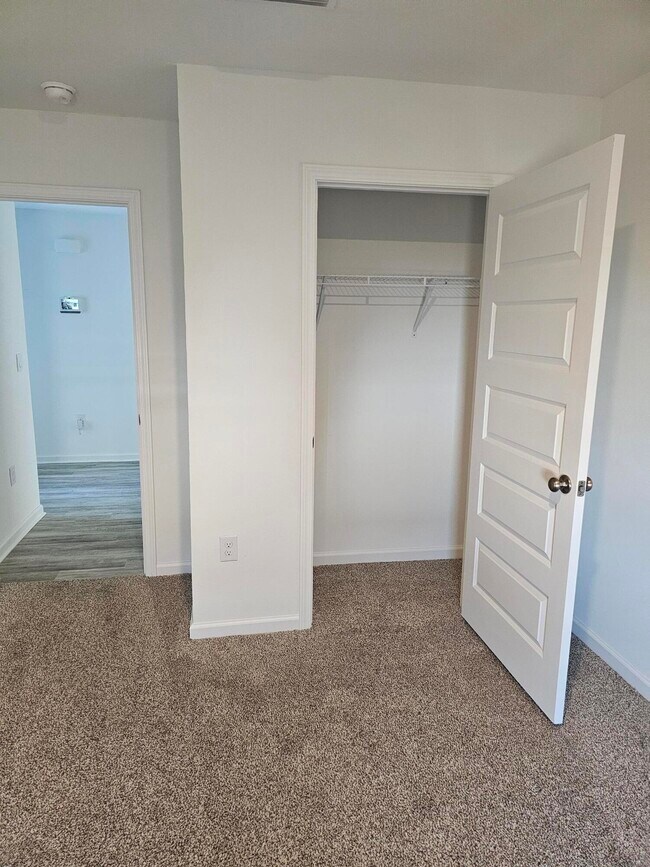 Building Photo - 410 Sweet Blossom Bend