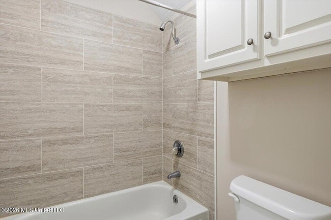 Building Photo - 223 Clark Farms Rd