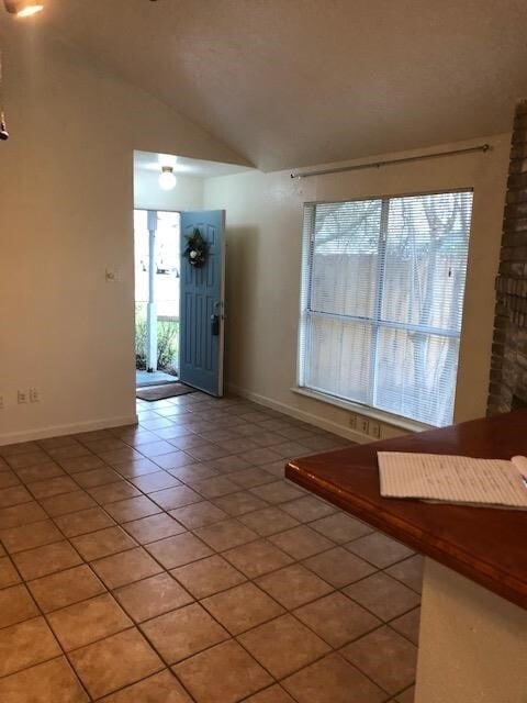 Building Photo - 18119 Twin Creek Dr